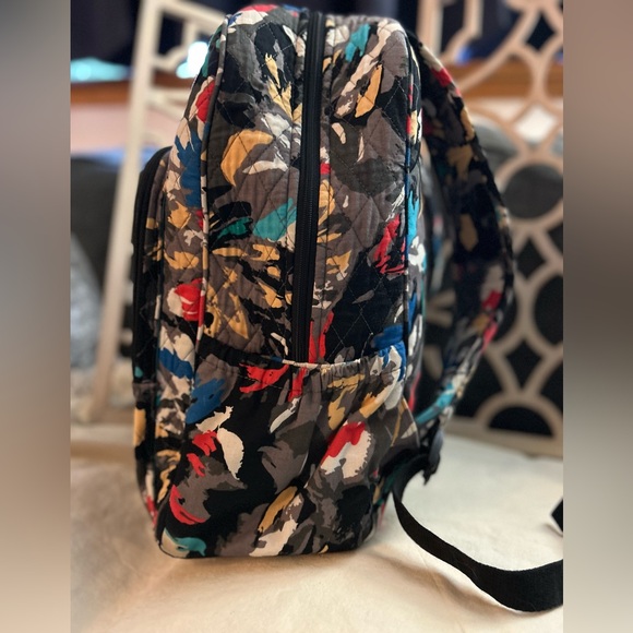 Vera Bradley backpack with no noticeable wear. Excellent condition. - Picture 6 of 14